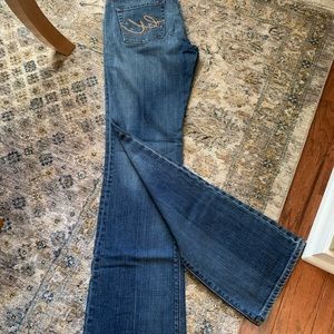 Boot leg jeans in darker blue denim